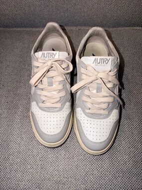 Autry Medalist Leather Sneakers in White and Light Gray